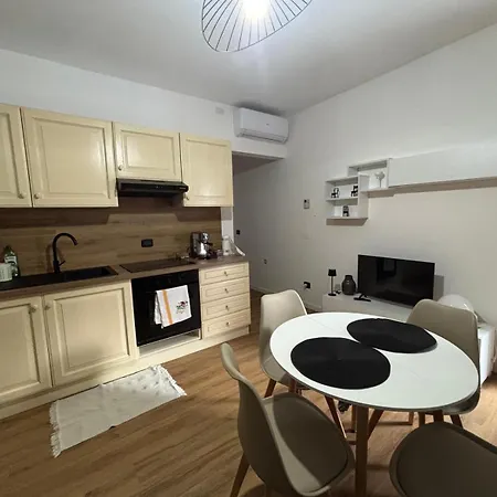 La Casa Di Lusy Апартаменты Монтемарчано
